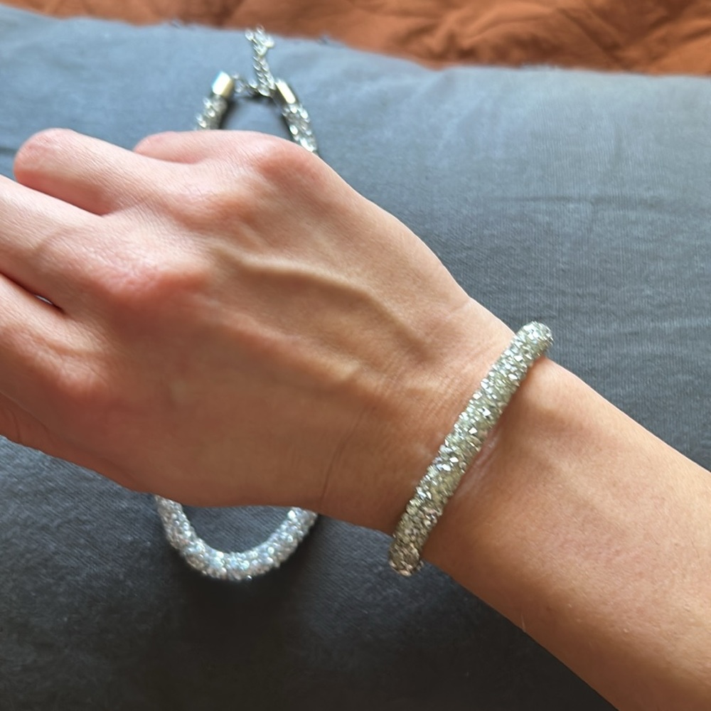 EUC sparkly necklace and magnetic closure bracelet - Picture 7 of 7
